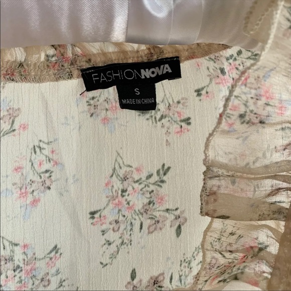 Fashion Nova Floral Tie Blouse - Picture 4 of 4